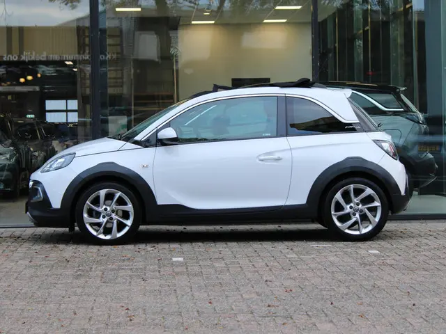 Opel ADAM 1.0 Turbo Rocks 2017 Benzine 10