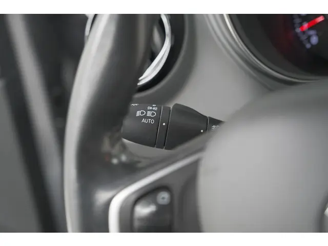 Renault Captur TCe 150 EDC Intens 2019 Benzine 36