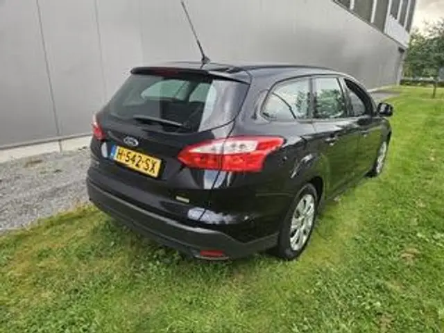 Ford Focus Wagon 1.0 EcoBoost Trend 2013 Benzine 4