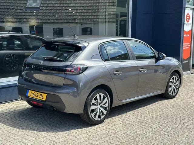 Peugeot 208 1.2 Active 2020 Benzine 6