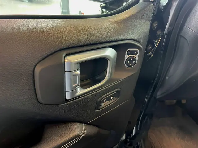 Jeep Wrangler Unlimited 2.0T Sahara 2019 Benzine 16