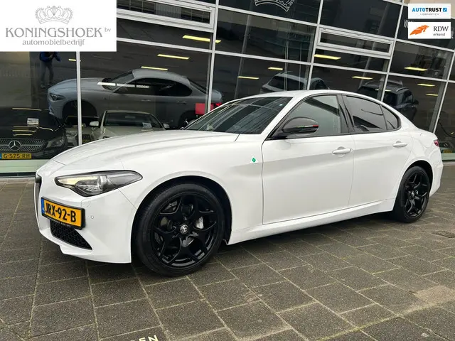 Alfa Romeo Giulia 2.0T Super 2019 Benzine