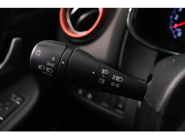 Renault Clio 0.9 TCe Intens 2018 Benzine 18