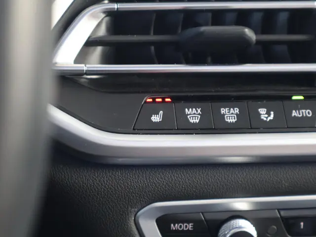 BMW X5 xDrive45e High Executive 2022 Hybride Benzine 42