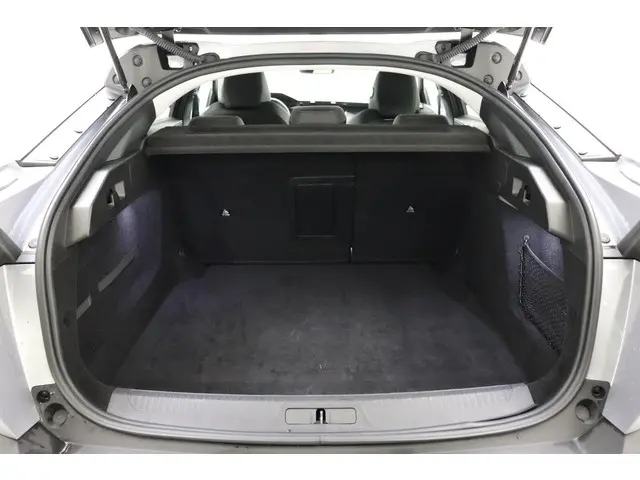 Peugeot 408 1.2 PureTech Allure 130 EAT8 2024 Benzine 13
