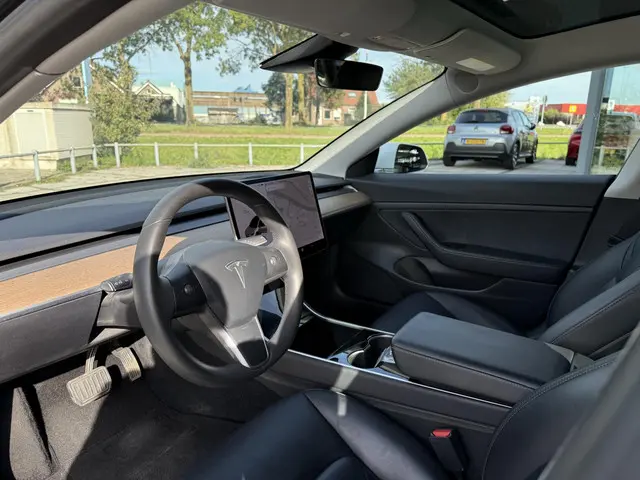 Tesla Model 3 Range Plus 2020 Elektrisch 9