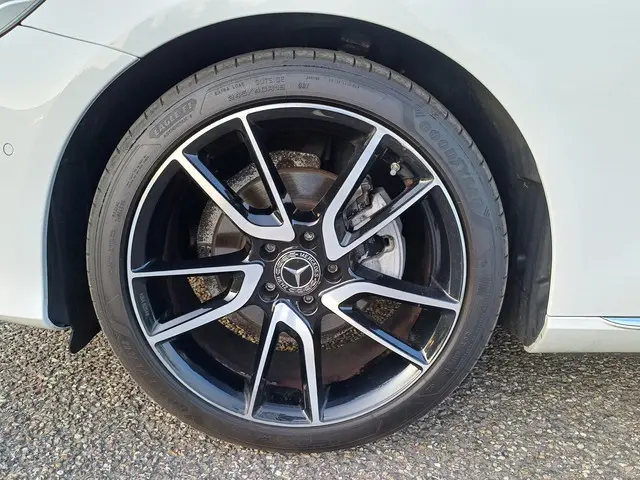 Mercedes-Benz E-Klasse 200 Premium 2017 Benzine 12