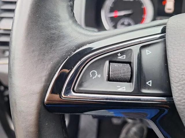 Škoda Karoq 1.0 TSI 2018 Benzine 27