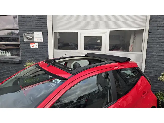 Toyota Aygo 1.0 VVT-i x-wave 2015 Benzine 2