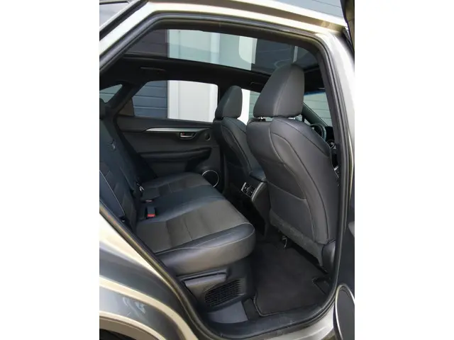 Lexus NX 300h AWD F Sport Line 2015 Hybride Benzine 15