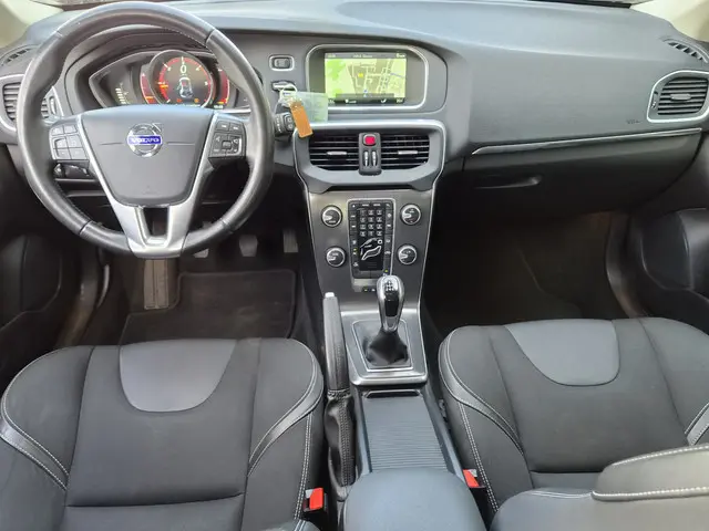 Volvo V40 2.0 D2 Momentum Business 2015 Diesel 17