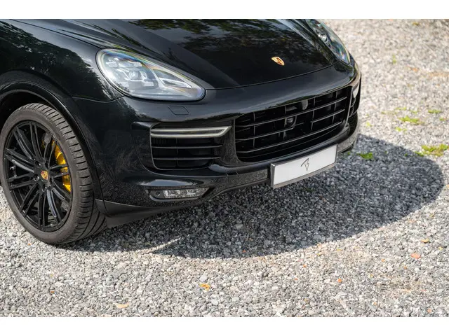 Porsche Cayenne 4.8 Turbo S 2014 Benzine 23