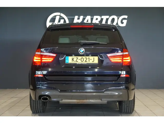 BMW X3 sDrive20i Centennial High Executive 2017 Benzine 7