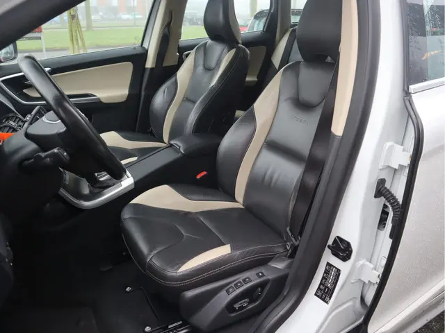 Volvo XC60 2.0 T5 R-Design 2013 Benzine 15