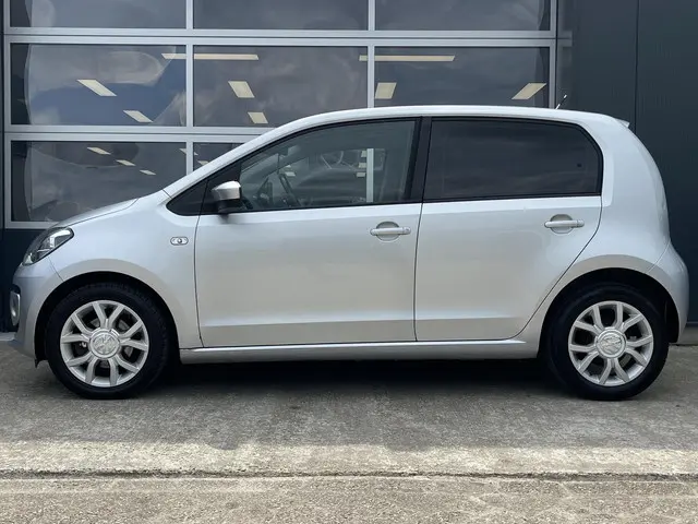 Volkswagen up! 1.0 high up! 2012 Benzine 6
