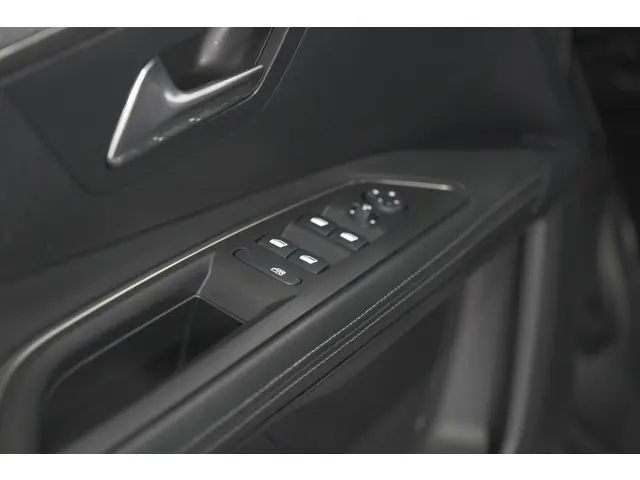 Peugeot 3008 PureTech 130 EAT8 Crossway 2020 Benzine 24