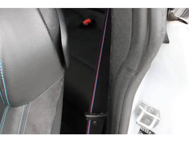 BMW M2 2-Serie Coupé DCT Competition 2020 Benzine 37