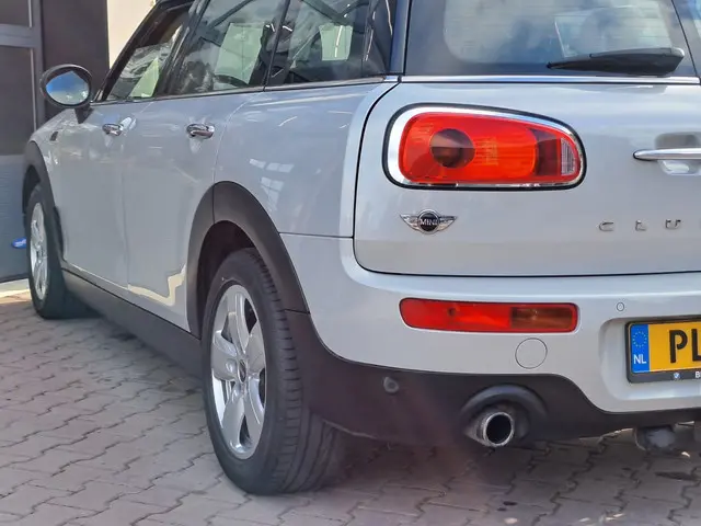 MINI Clubman Mini 1.5 Cooper Salt Business 2017 Benzine 37