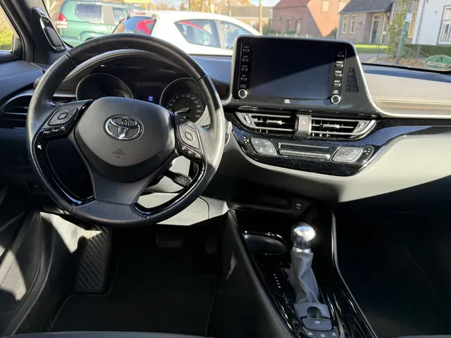 Toyota C-HR 1.8 Hybrid Executive 2020 Hybride Benzine 10