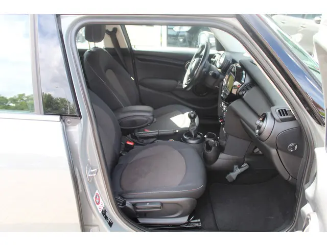 MINI One Mini 1.5 D Business 2016 Diesel 25