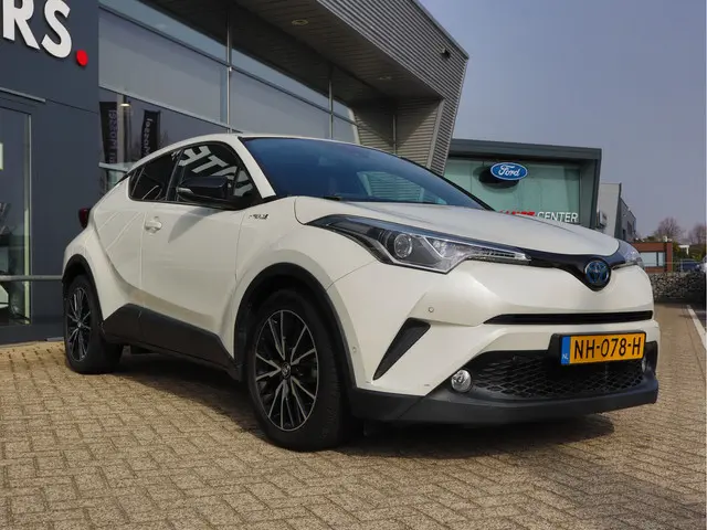 Toyota C-HR 1.8 Hybrid Executive 2017 Hybride Benzine 3