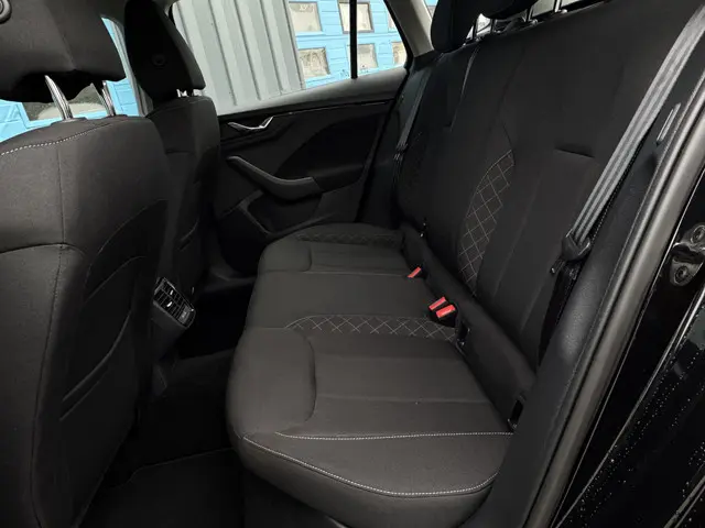 Škoda Kamiq 1.0 TSI Active 2024 Benzine 12