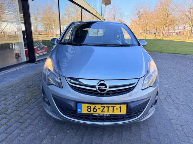 Opel Corsa 1.4-16V Anniversary OPC LINE 2013 Benzine 14