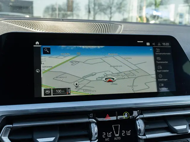 BMW 3 Serie 330i High Executive Edition 2019 Benzine 30