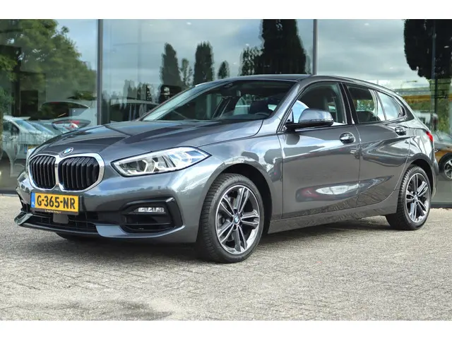 BMW 1 Serie 118I EXECUTIVE EDITION AUT. 2019 Benzine