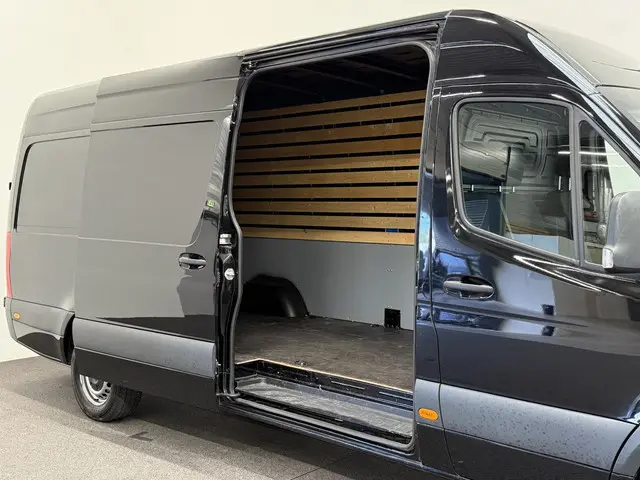 Mercedes-Benz Sprinter 311 1.9 CDI L3H2 RWD 2022 Diesel 10