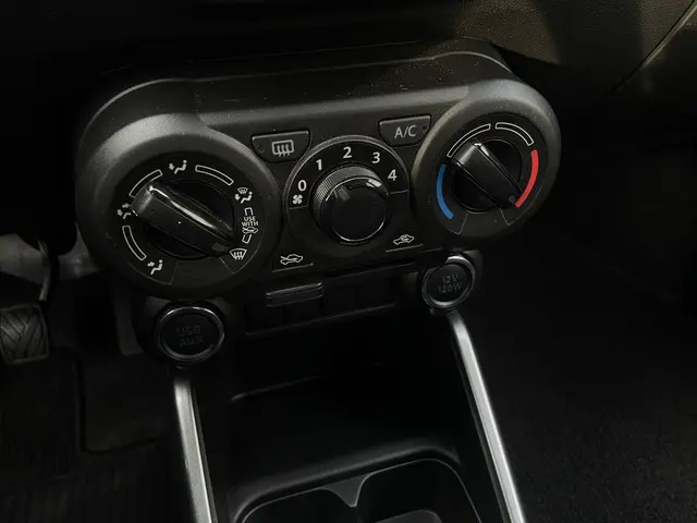 Suzuki Ignis 1.2 Smart Hybrid Comfort 2023 Benzine 14