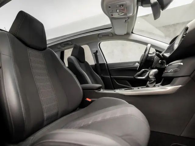 Peugeot 308 SW 1.2 PureTech Sport 2018 Benzine 8