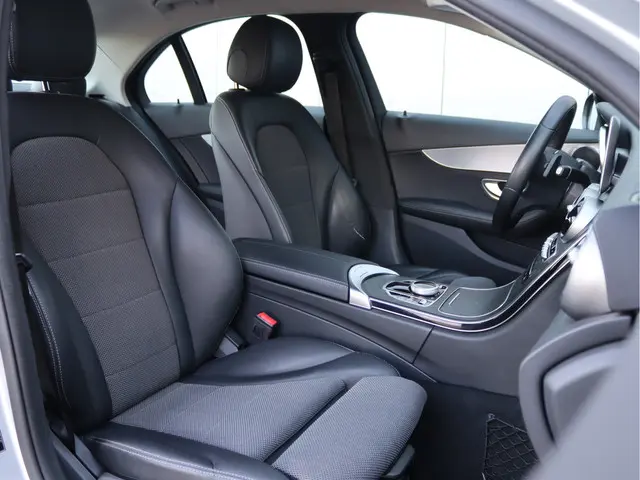 Mercedes-Benz C-Klasse 180 Avantgarde 2020 Benzine 19