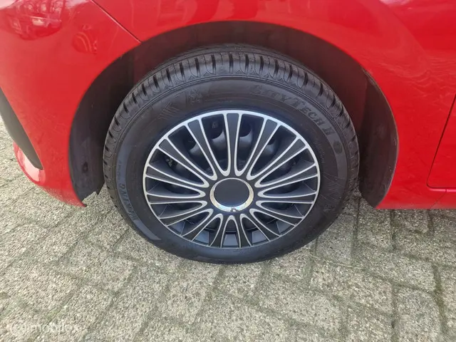Peugeot 108 1.0 VTi Active Automaat ! 2014 Benzine 12