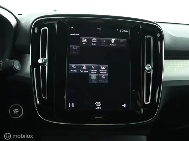 Volvo XC40 1.5 T2 Momentum automaat 2021 Benzine 12