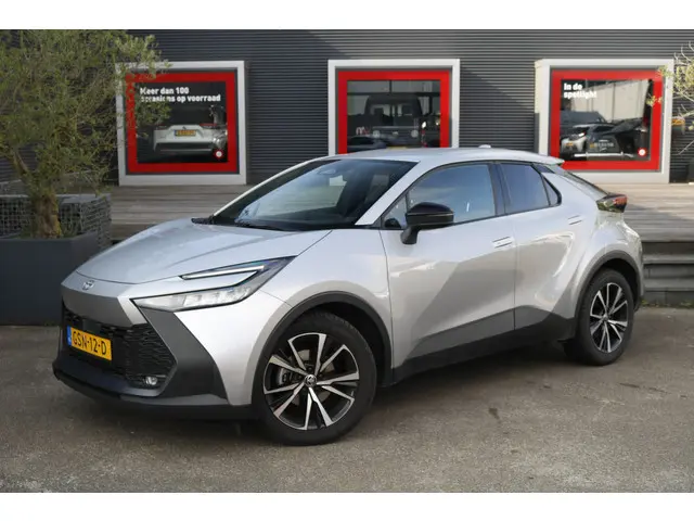 Toyota C-HR 1.8 Hybrid 140 Dynamic 2024 Hybride Benzine