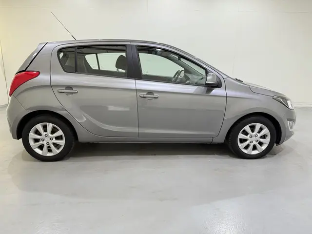 Hyundai i20 I-20 HB 1.2i i-Deal Airco NAP 2014 Benzine 43