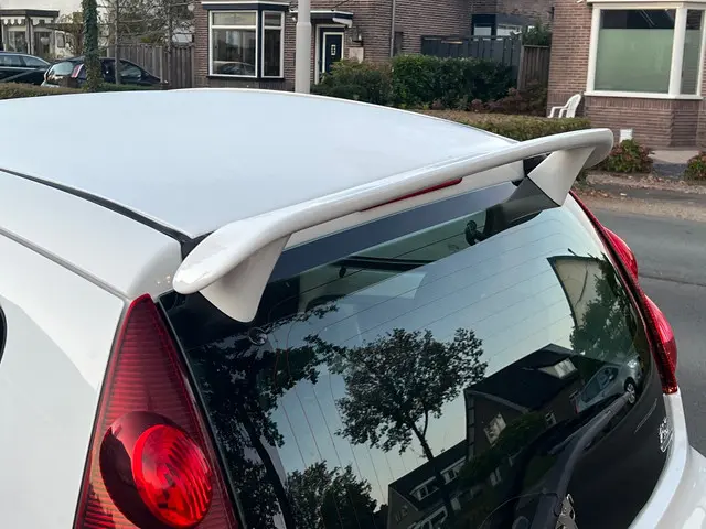 Peugeot 107 1.0 EXCLUSIVE NL-AUTO-NAP 2012 Benzine 48