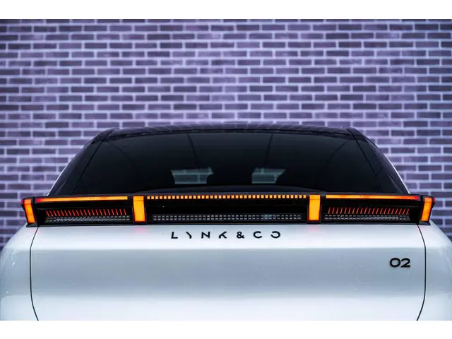 Lynk & Co 02 More 66 kWh 2026 Elektrisch 31