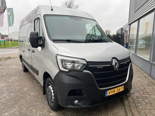 Renault Master T35 2.3 dCi 135 L2H2 2020 Diesel 37