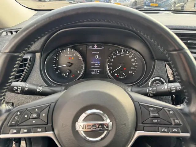 Nissan X-Trail 1.6 DIG-T Tekna 2017 Benzine 32