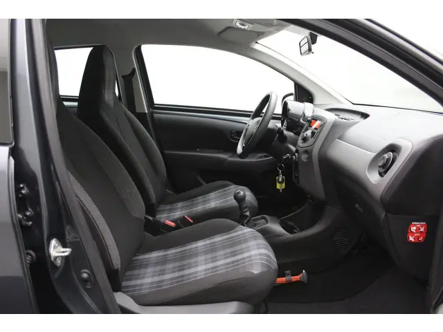 Peugeot 108 1.0 e-VTi Active 2019 Benzine 17