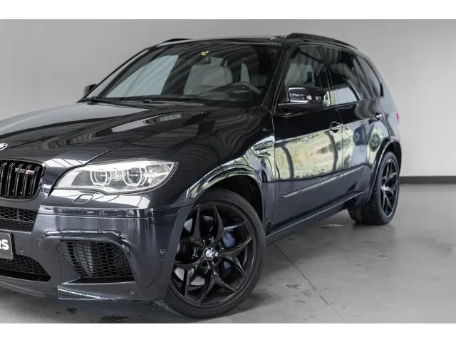 BMW X5 4.4i M 556 PK Akrapovic Full Option 2012 Benzine 26