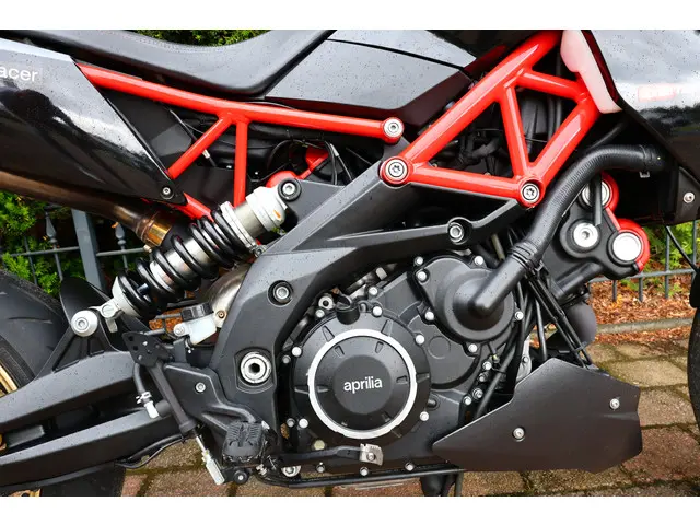 Aprilia Dorsoduro 900 ABS ARROW EDITION 2020 Benzine 17