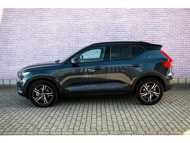 Volvo XC40 2.0 B4 R-Design 2022 Benzine 4