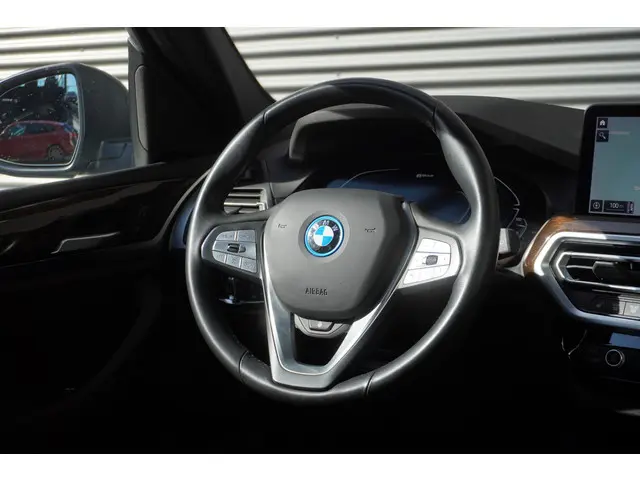 BMW X3 xDrive30e 2022 Hybride Benzine 24