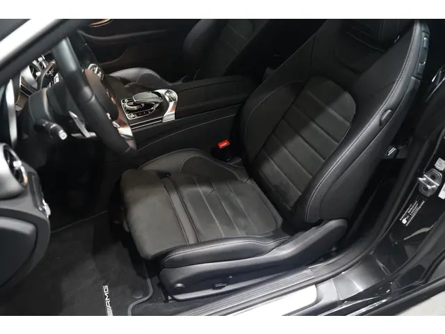 Mercedes-Benz C-Klasse Cabrio 180 AMG Line 2023 Benzine 55