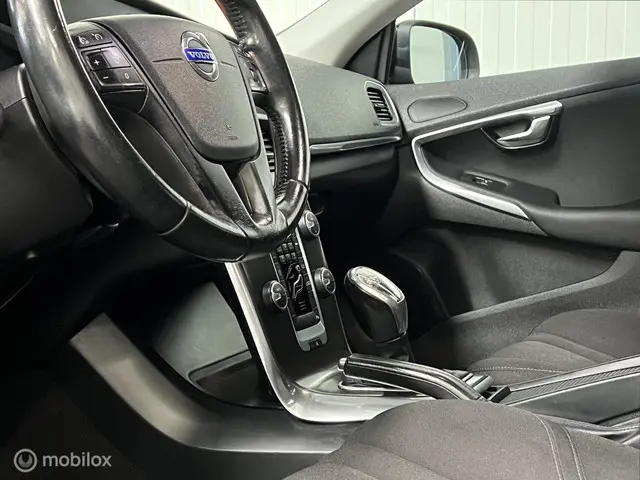 Volvo V40 1.6 D2 Kinetic [ NAP navigatie pdc ] 2013 Diesel 20