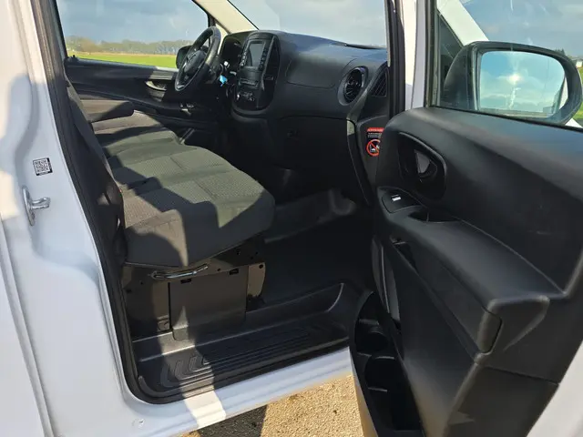 Mercedes-Benz Vito 114 CDI L2 H1 2022 Diesel 11