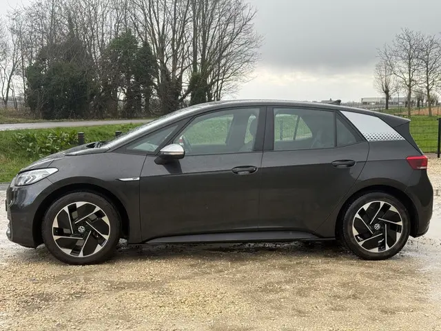Volkswagen ID.3 First 58 kWh 2020 Elektrisch 3
